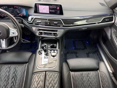 Used 2022 BMW M760i xDrive w/ Luxury Rear Seating Package AWD/4WD image 31
