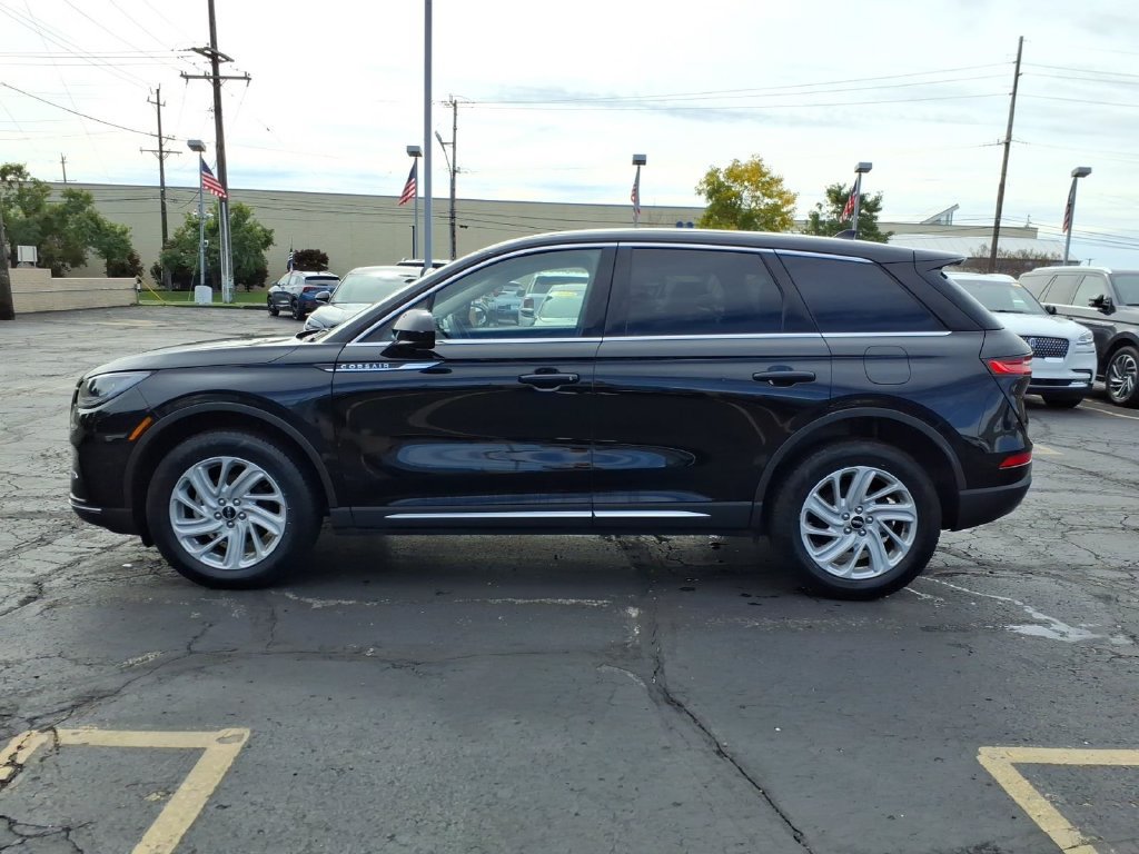 Certified 2023 Lincoln Corsair AWD image 4