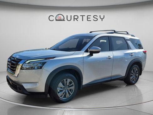 Certified 2022 Nissan Pathfinder SV FWD image 1