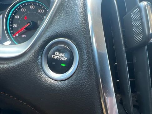 Used 2021 Chevrolet Traverse LT image 26