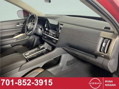 New 2025 Nissan Pathfinder Platinum w/ Cargo Package image 30