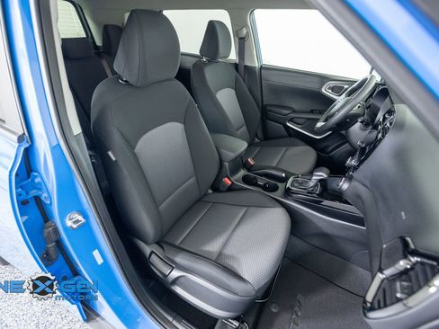 Used 2025 Kia Soul S FWD image 41