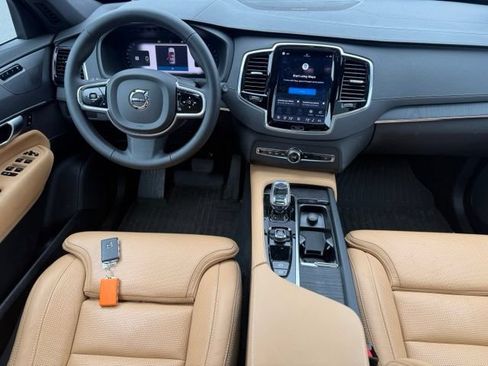 Used 2023 Volvo XC90 B6 Ultimate w/ Protection Package Premier AWD/4WD image 9
