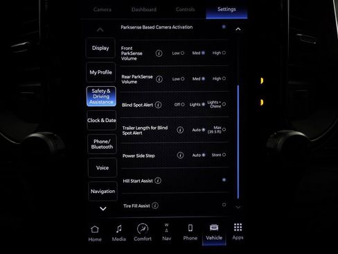 Used 2024 RAM 2500 Limited image 32