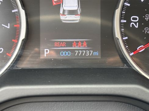 Used 2021 Toyota RAV4 LE w/ Carpet Mat Package (TMS) AWD/4WD image 28