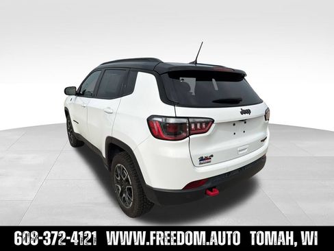 Used 2025 Jeep Compass Trailhawk AWD/4WD image 5
