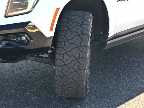 Used 2025 GMC Yukon AT4 Ultimate image 36