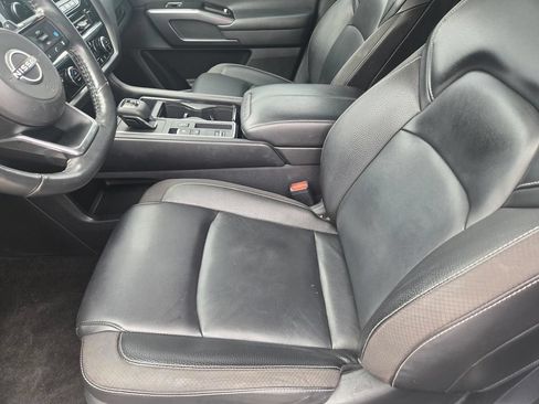 Used 2023 Nissan Pathfinder SL w/ SL Premium Package FWD image 11