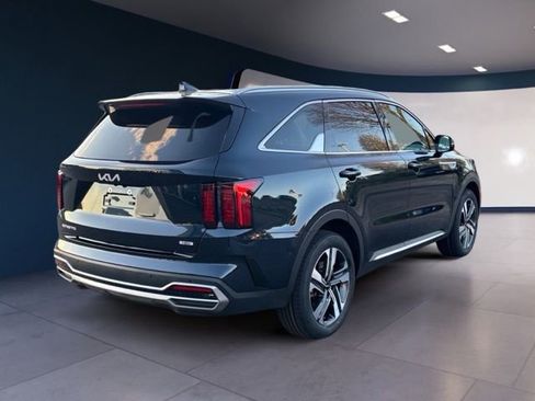 Certified 2023 Kia Sorento EX AWD/4WD image 5