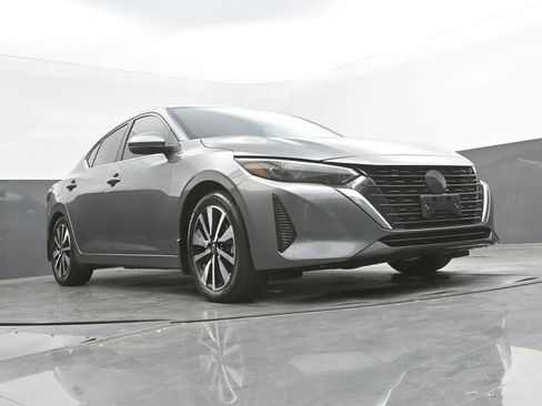 Used 2024 Nissan Sentra SV w/ SV Premium Package image 39