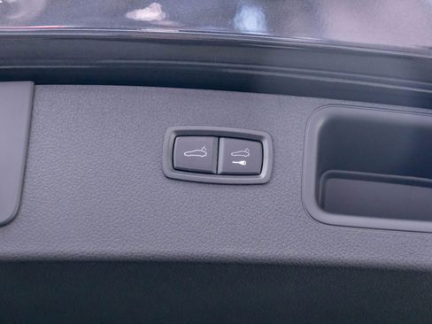 Certified 2026 Porsche Macan AWD/4WD image 31