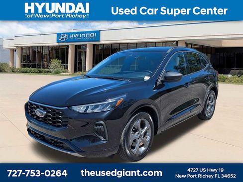 Used 2023 Ford Escape ST-Line w/ Tech Pack #1 FWD image 1