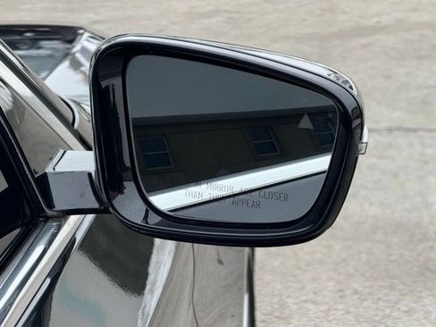 Used 2022 BMW 530i xDrive 530i xDrive w/ Convenience Package image 16