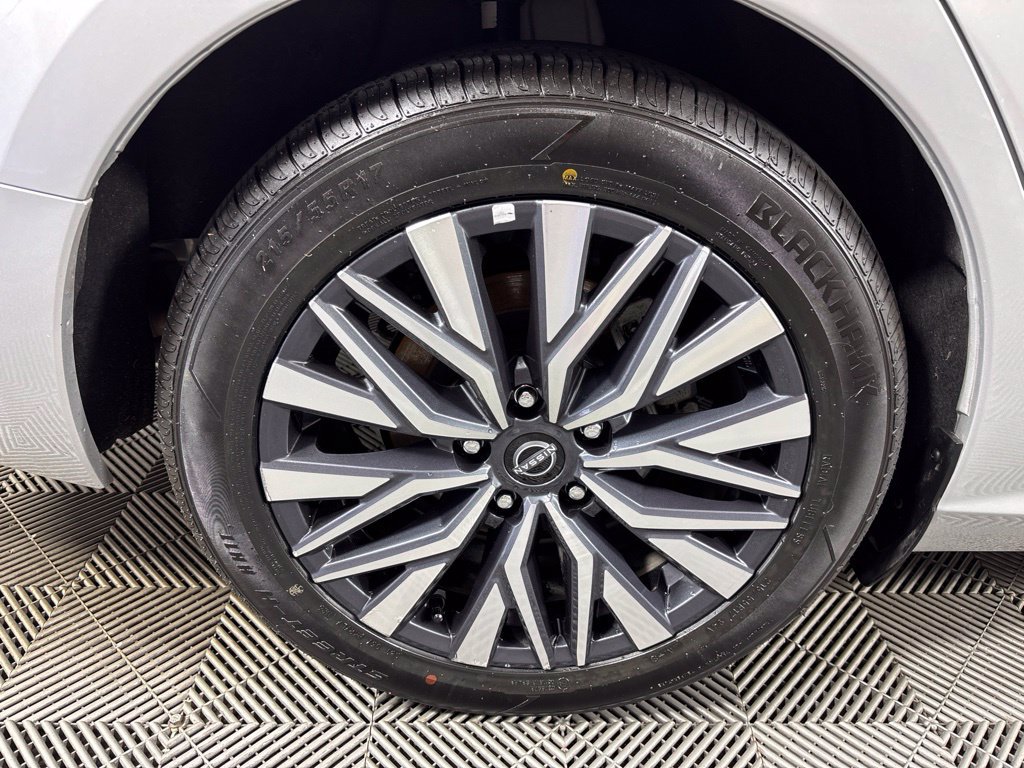 Used 2025 Nissan Altima 2.5 SV FWD image 14