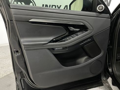 Used 2020 Land Rover Range Rover Evoque SE image 15