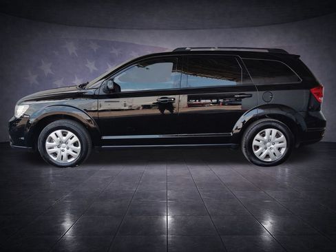 Used 2018 Dodge Journey SXT w/ Connectivity Group FWD image 2