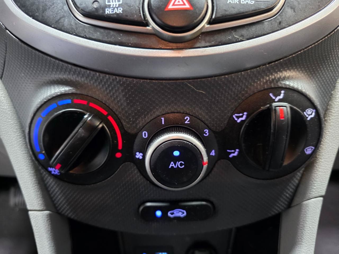 Used 2017 Hyundai Accent SE FWD image 28