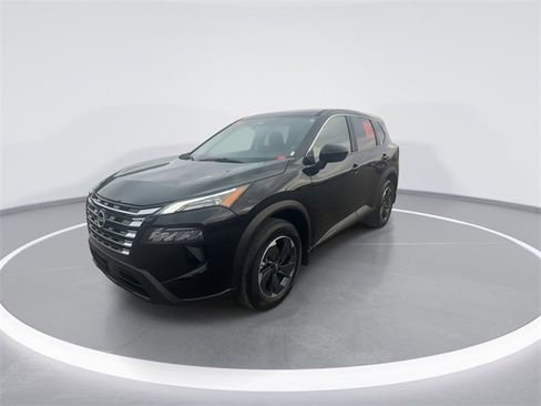 Certified 2025 Nissan Rogue SV image 4