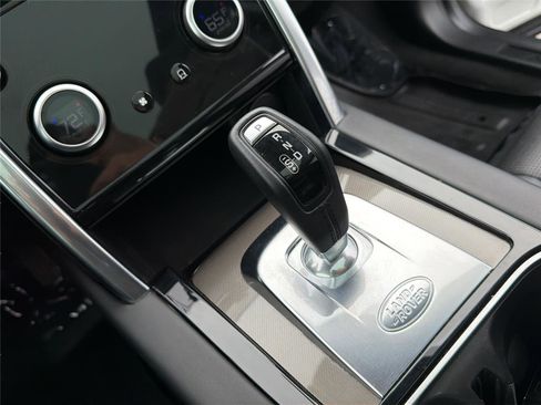Used 2020 Land Rover Discovery Sport SE AWD/4WD image 16