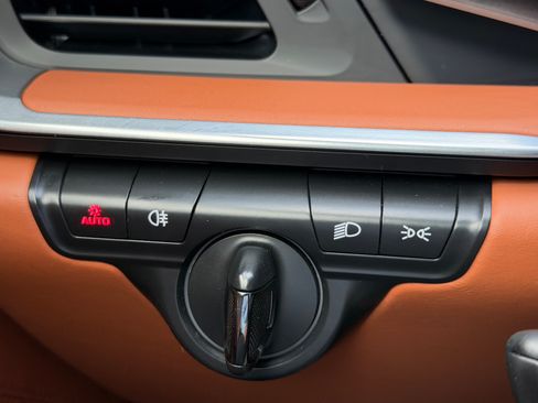 Certified 2023 Porsche 911 Targa 4S AWD/4WD image 29