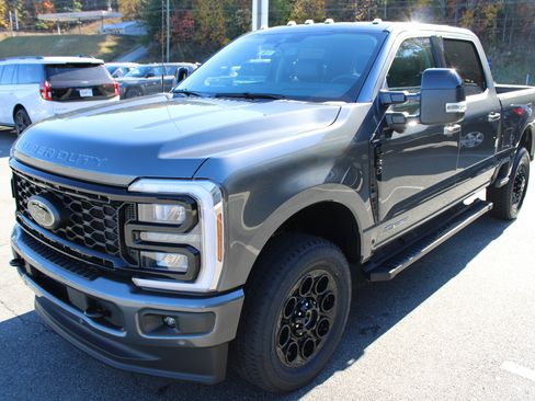 New 2026 Ford F350 Lariat w/ Black Appearance Package image 7