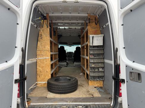 Used 2011 Mercedes-Benz Sprinter 2500 image 11