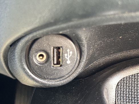 Used 2014 Nissan Juke SL AWD/4WD image 16