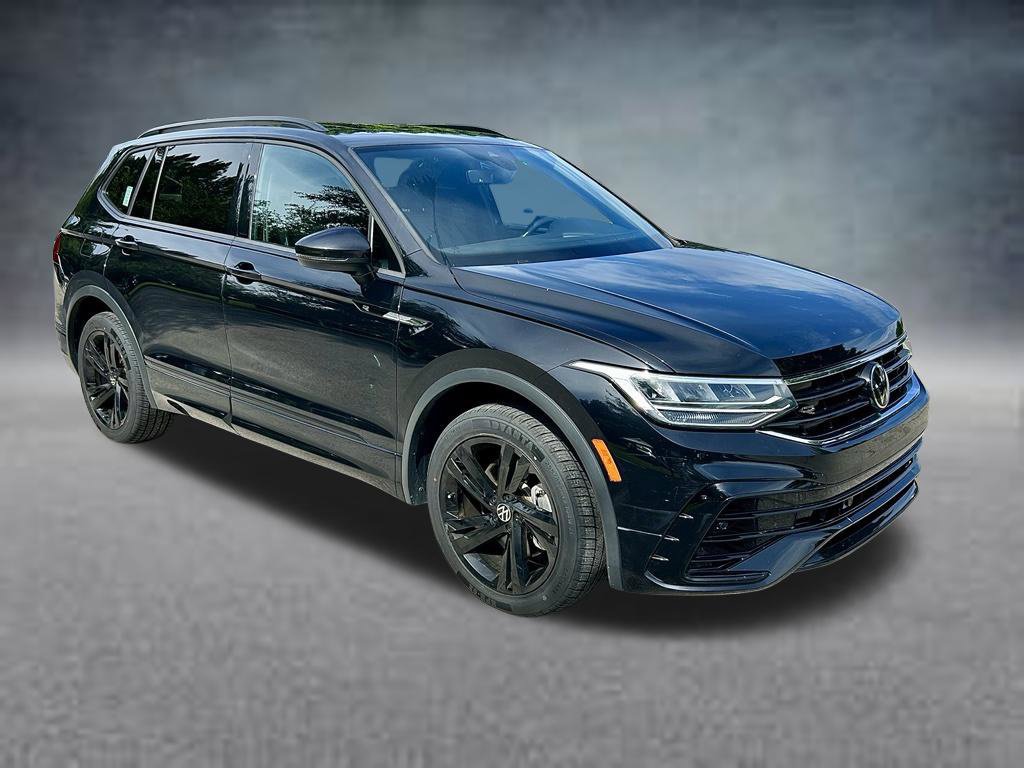 Used 2024 Volkswagen Tiguan SE R-Line FWD image 3