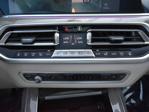 Used 2019 BMW X7 xDrive40i w/ Premium Package AWD/4WD image 26
