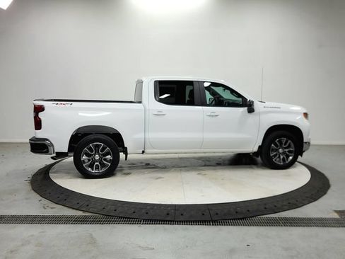 Used 2024 Chevrolet Silverado 1500 LT AWD/4WD image 9