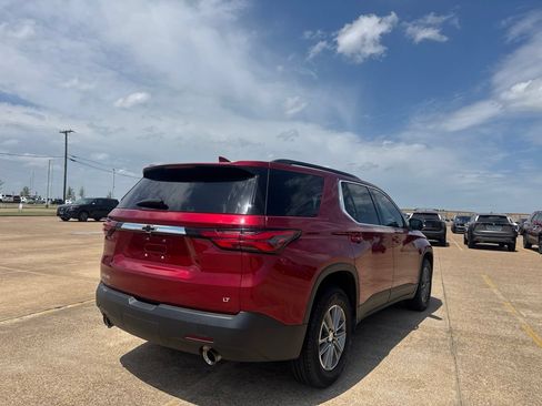 Used 2023 Chevrolet Traverse LT FWD image 19
