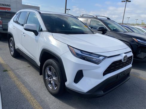 Used 2023 Toyota RAV4 XLE image 2
