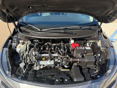 Used 2025 Nissan Versa SV image 30