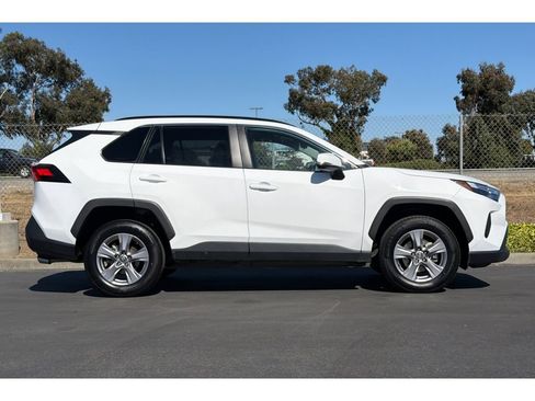 Used 2024 Toyota RAV4 XLE FWD image 3