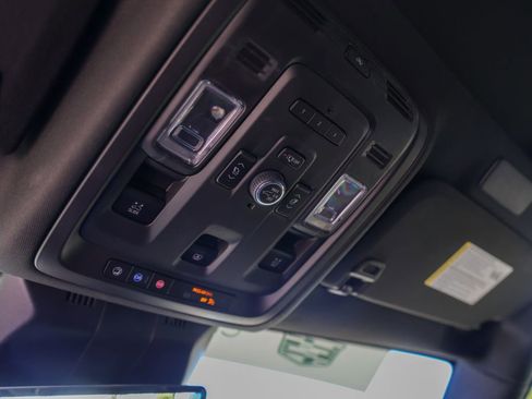 Used 2022 Cadillac Escalade Premium Luxury image 22