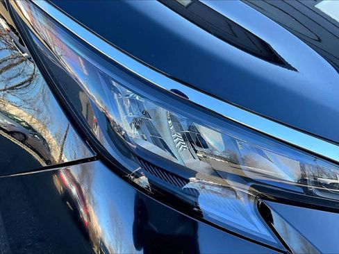 Used 2024 Toyota Sienna LE image 25