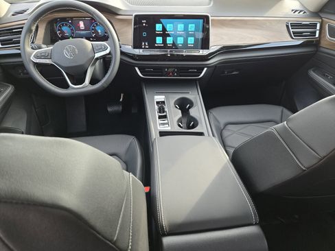 New 2026 Volkswagen Atlas SE image 8