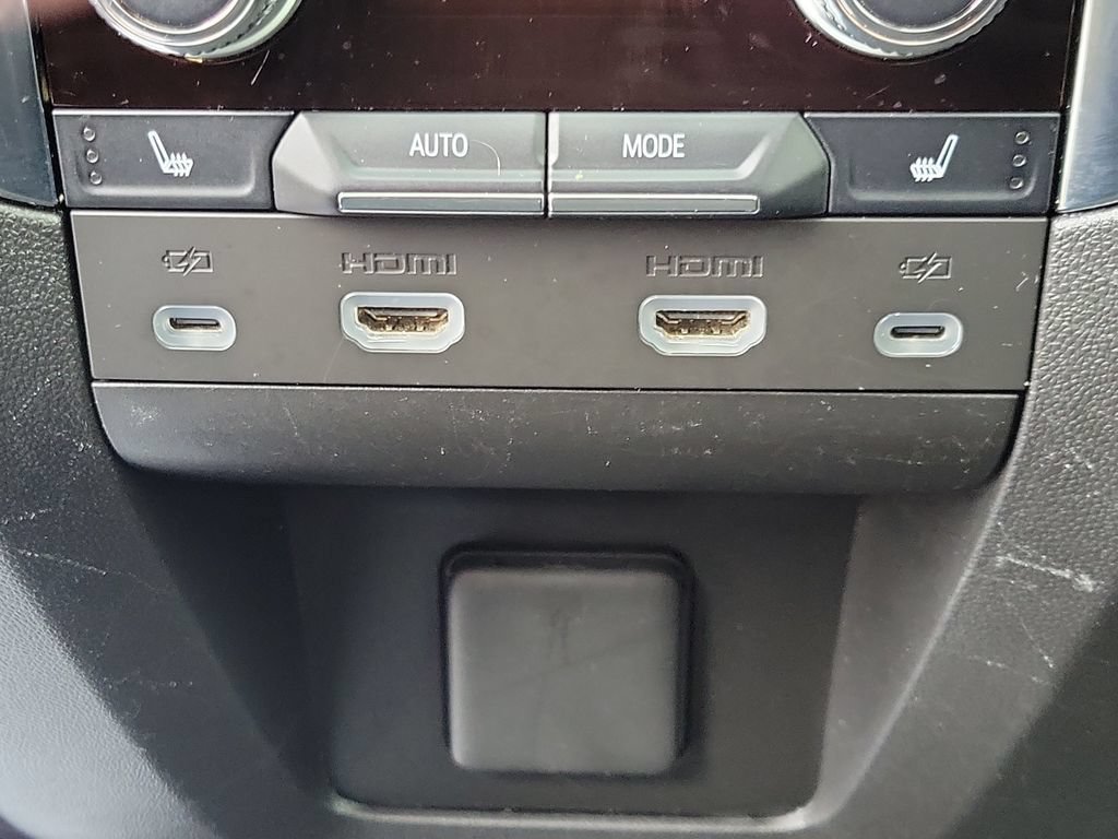 Certified 2024 GMC Yukon Denali w/ Advanced Technology Package AWD/4WD image 16