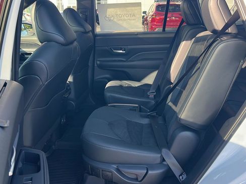 New 2026 Toyota Grand Highlander AWD Hybrid image 11