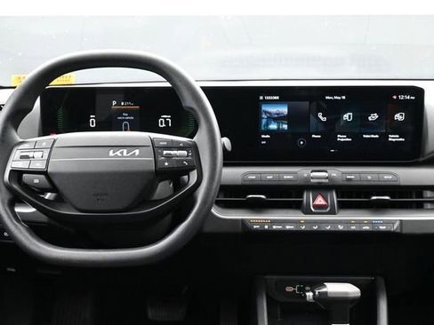 Used 2025 Kia K4 FWD image 7