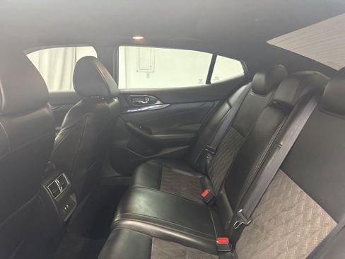 Used 2019 Nissan Maxima SR w/ Premium Package image 14