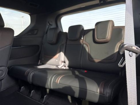 New 2025 Nissan Armada SL w/ Captain's Chari Seat Package image 26