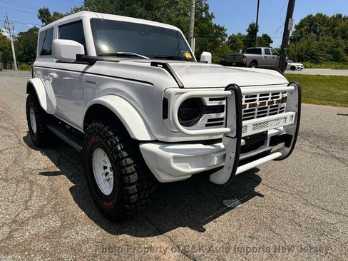 Used 2025 Ford Bronco 2-Door w/ Sasquatch Package AWD/4WD image 3