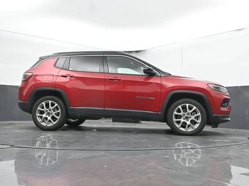 Used 2025 Jeep Compass Limited AWD/4WD image 46