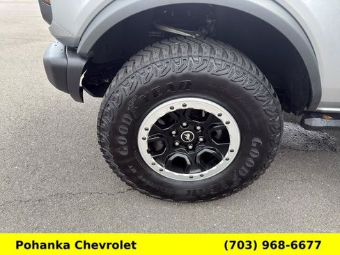 Used 2023 Ford Bronco Badlands w/ Sasquatch Package AWD/4WD image 28
