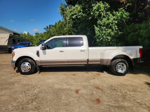 Used 2019 Ford F350 King Ranch w/ King Ranch Ultimate Package RWD image 4