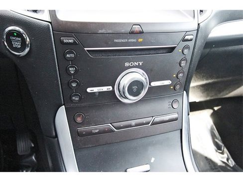 Used 2018 Ford Edge Titanium w/ Technology Package image 25