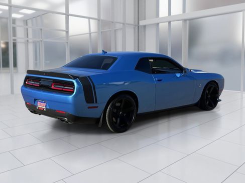 Used 2016 Dodge Challenger R/T Scat Pack image 5