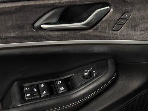 Used 2023 Jeep Grand Cherokee L Limited image 14