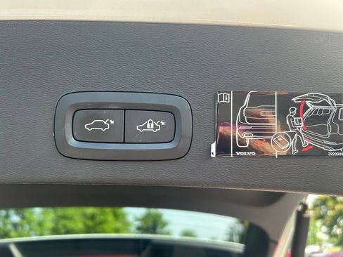 Used 2019 Volvo XC40 T5 Momentum AWD/4WD image 18